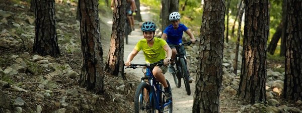 INSIDER GUIDE: Explore the NEW Monument Trails at Pinnacle Mountain with Your Family in Tow
